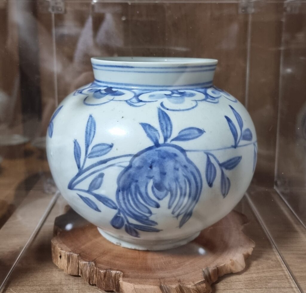 19세기 관요사기 청화백자