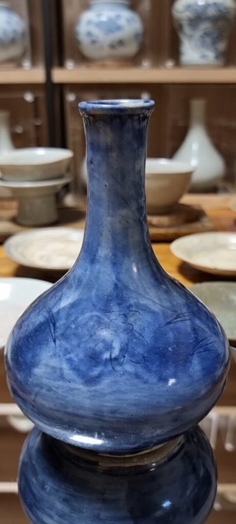 이도갤러리 19세기 관요사기 청채주병