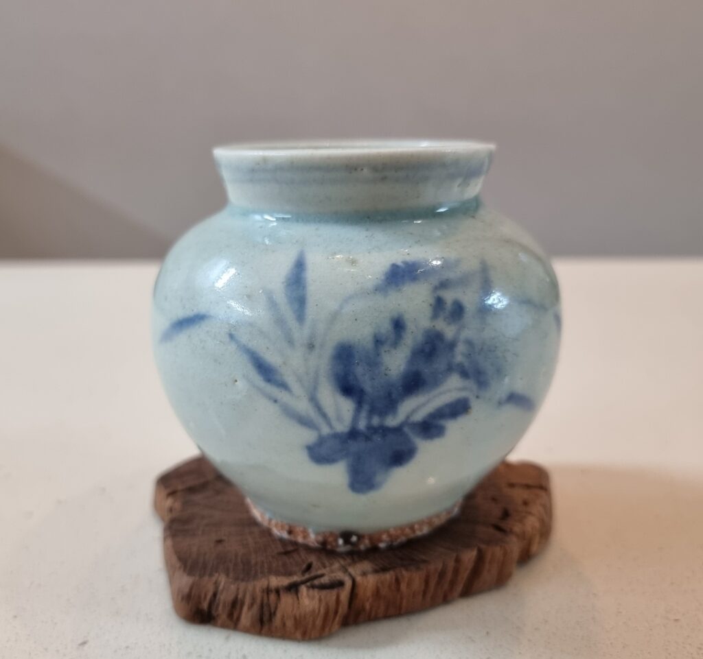 조선19세기 청화백자 괴석난초문 호