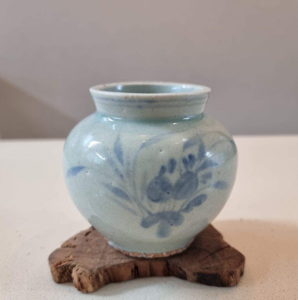 조선19세기 청화백자 괴석난초문 호