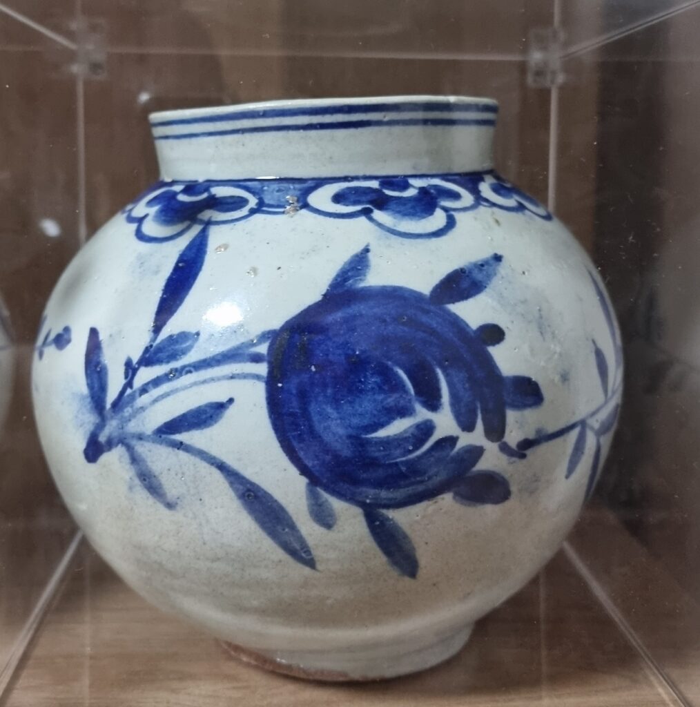 이도갤러리 19세기 관요사기 청화백자