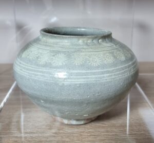 조선초기 분청 인화 국화문 호 재원 구연부